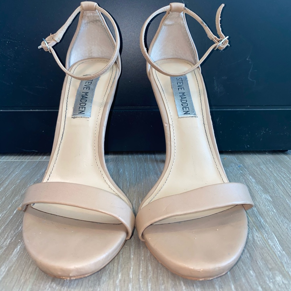 Steve Madden Nude Size 6